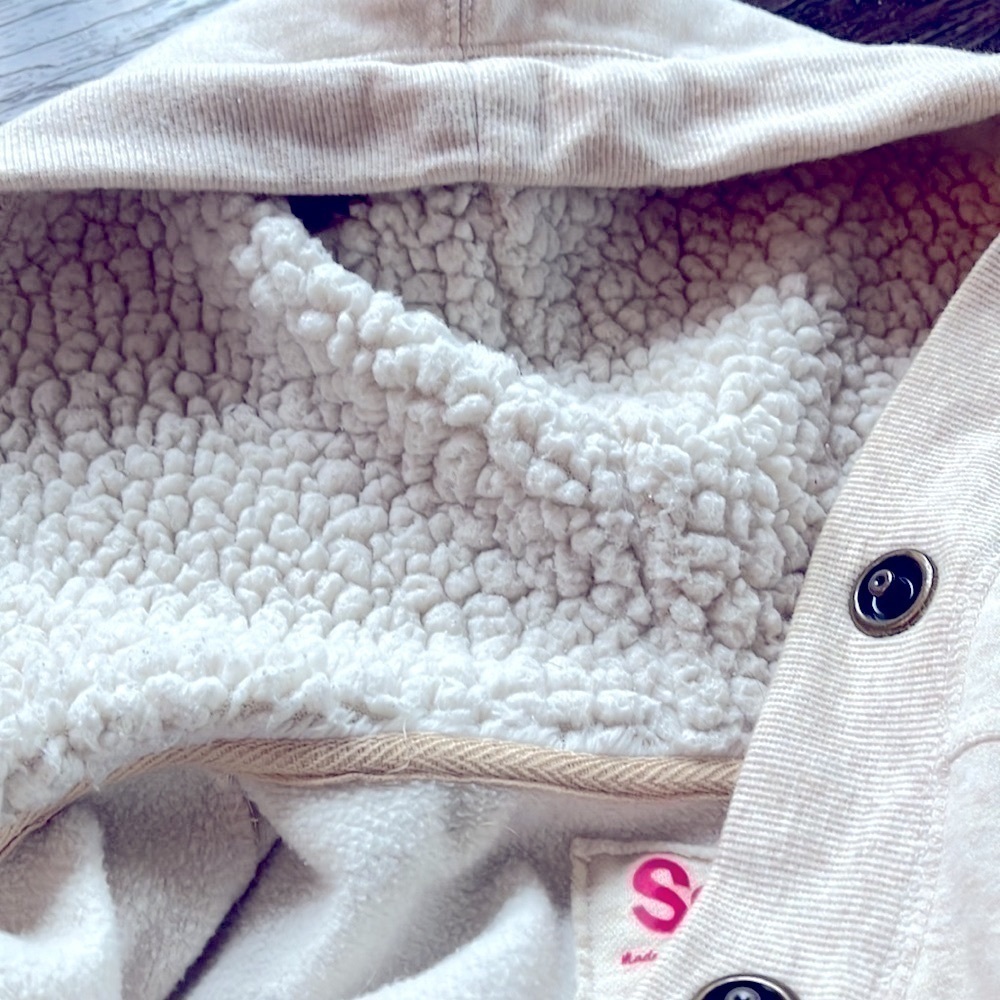So cream button down hooded sweat shirt - Picture 5 of 9